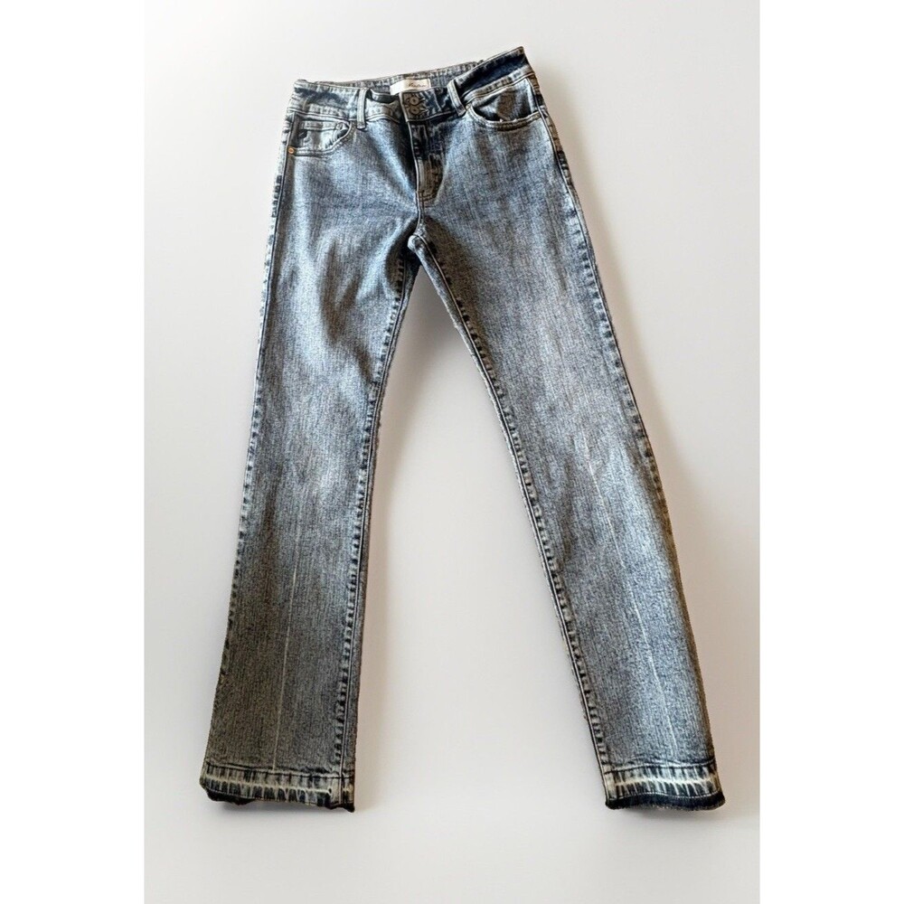 KanCan denim jeans feature a classic white interior brand label